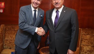 Bakan Çavuşoğlu, Finlandiyalı mevkidaşı ile bir araya geldi Bakan Çavuşoğlu, Finlandiyalı mevkidaşı ile bir araya geldi