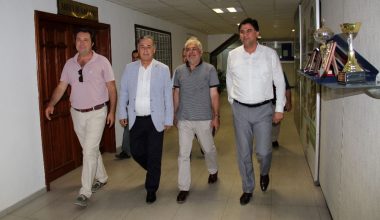 CHP’li vekillerden Karaca’ya hayırlı olsun ziyareti CHP’li vekillerden Karaca’ya hayırlı olsun ziyareti