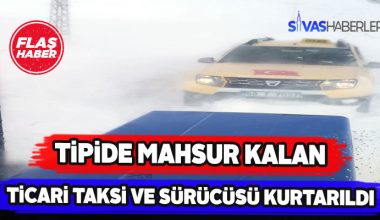 Kara saplanıp kıpırdayamayan taksi güçlükle kurtarıldı Kara saplanıp kıpırdayamayan taksi güçlükle kurtarıldı